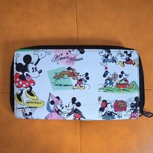 Collectible NWOT Minnie Mouse Cartoon Wallet